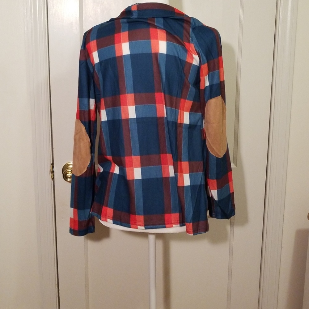 Long Sleeved Checked Vest - Picture 2 of 3